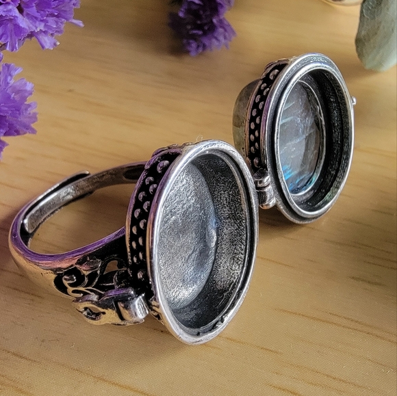 Labrodite Stone Poison  Ring   (Adjustable) - Picture 3 of 7